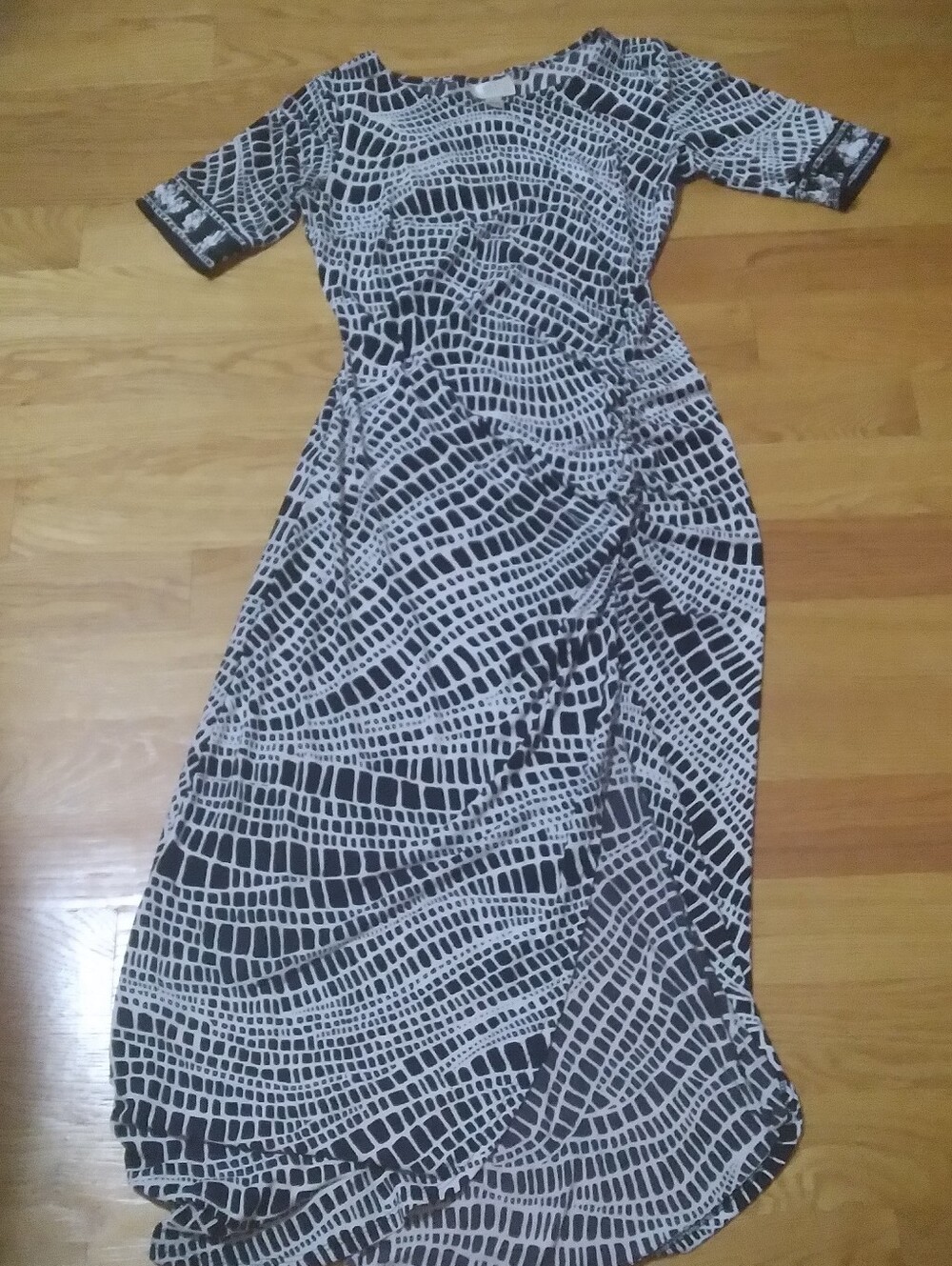 Eci N Y Med  Black & White Patterned Women’s Maxi Dress